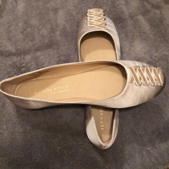 Shoes~Very Volatile - Picture 2 of 3